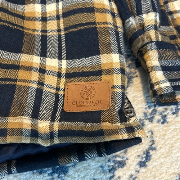 Mens, CloudVeil, Size Medium, hooded, insulated, lined, plaid shacket - Picture 2 of 6